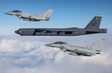 غول خودروسازی بریتانیایی برای بمب افکن B-52 موتور می سازد!