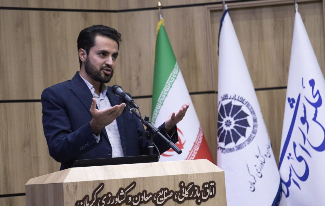 بانک | حمایت از تولید ضرورت تغییر نگاه بانک ها به حمایت از تولید و صادرات در سال ۱۴۰۴