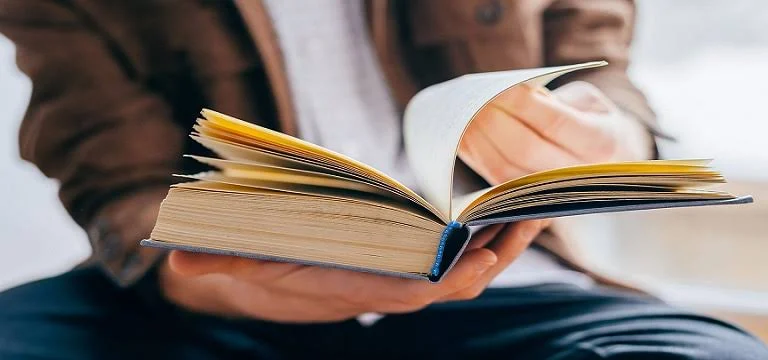 کتاب چگونه کتاب ها را به آسانی در دسترس علاقه مندان قرار دهیم؟